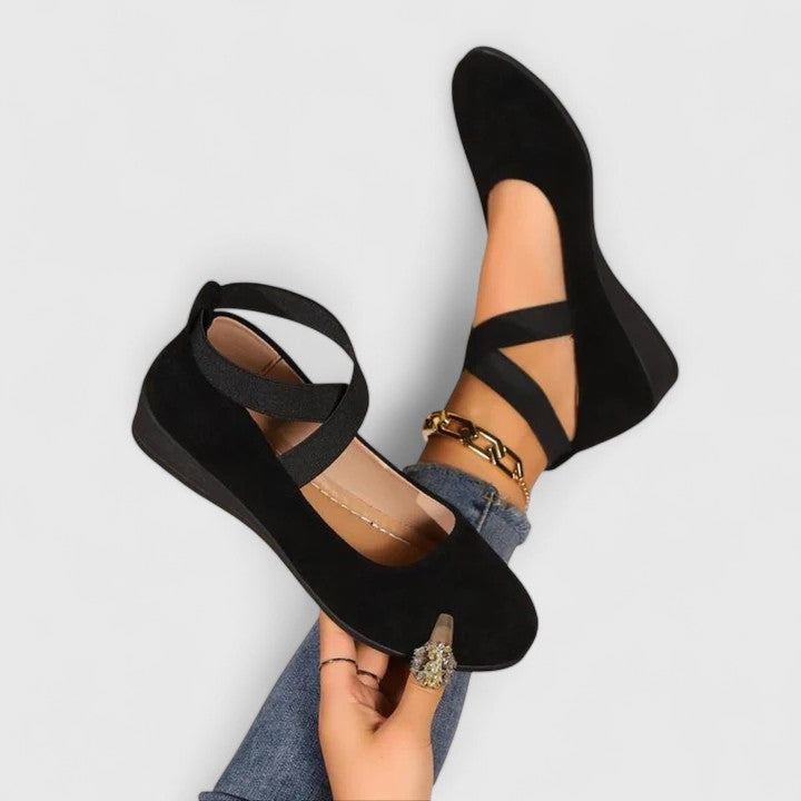 Jynna – Crossover Strap Comfort Flats