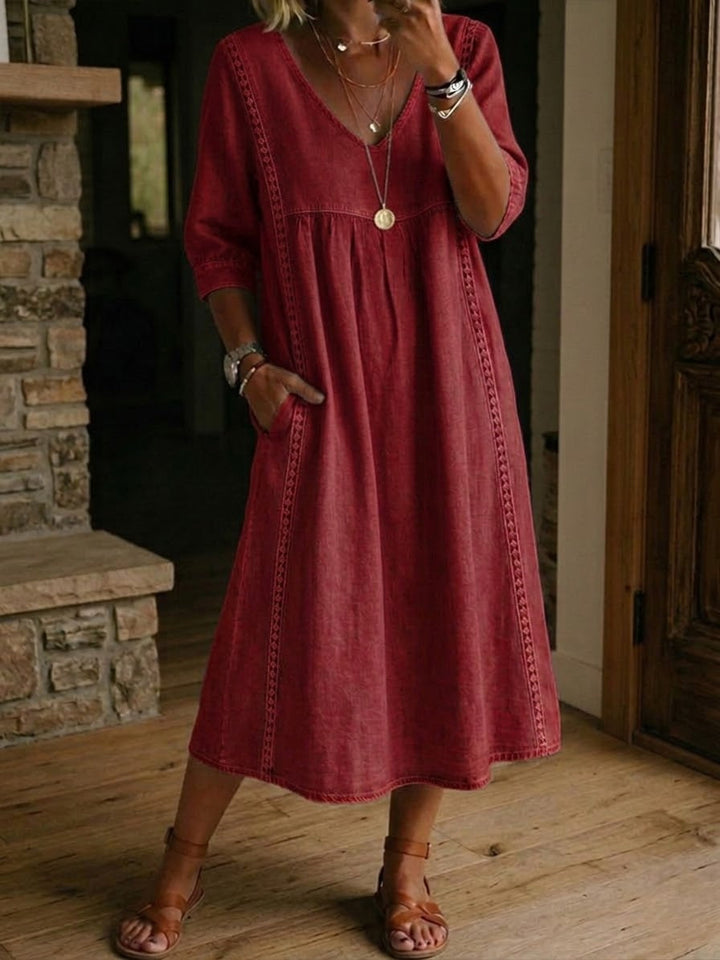 Antonia – Relaxed Midi Dress with Lace Trim